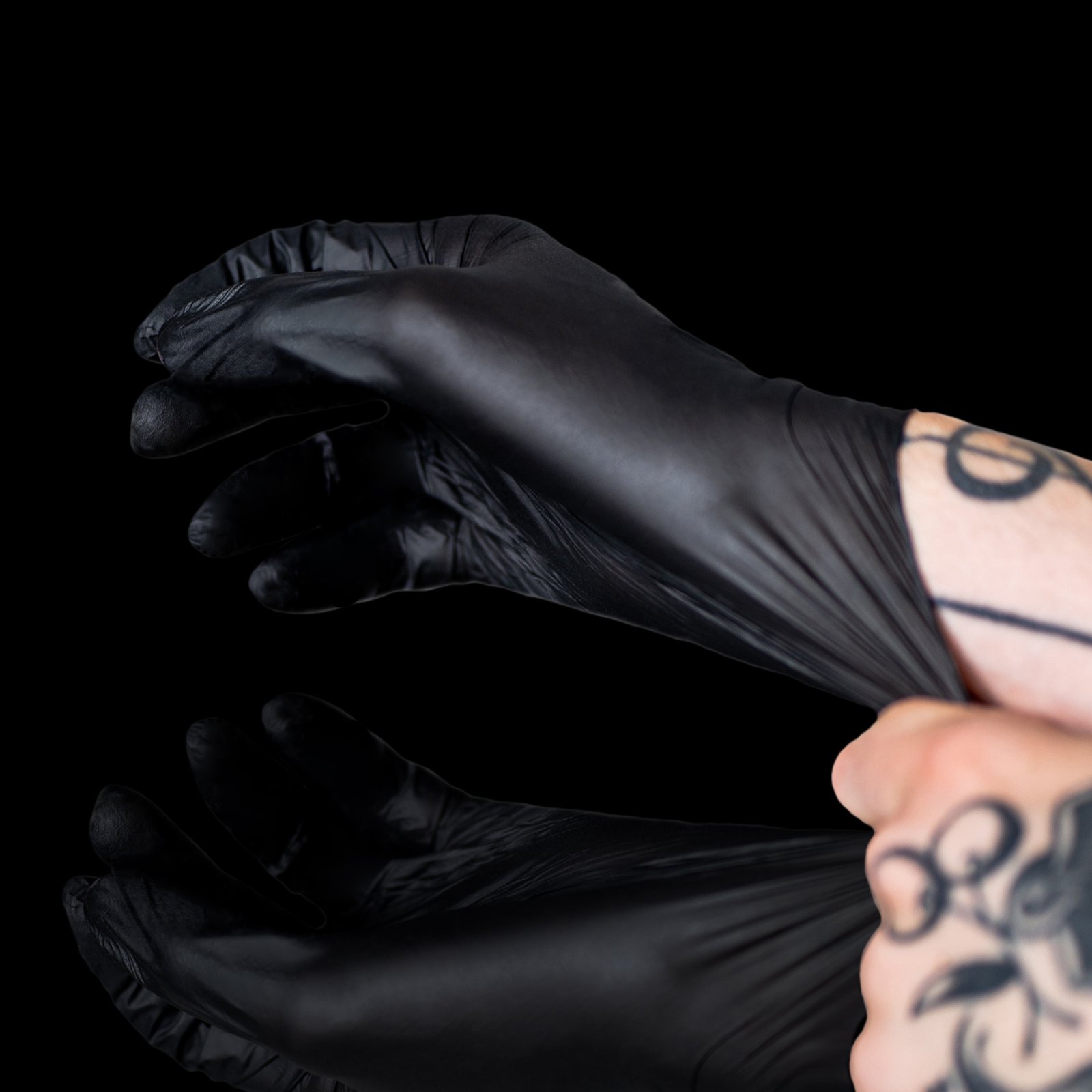 BLACKWORK_NITRILE_GLOVES_4